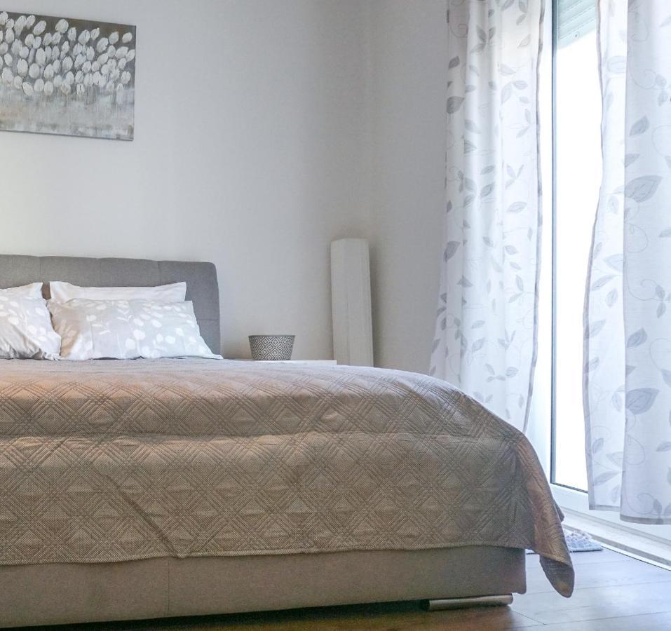 Emma & Toni Apartment Биоград на Мору Екстериор снимка