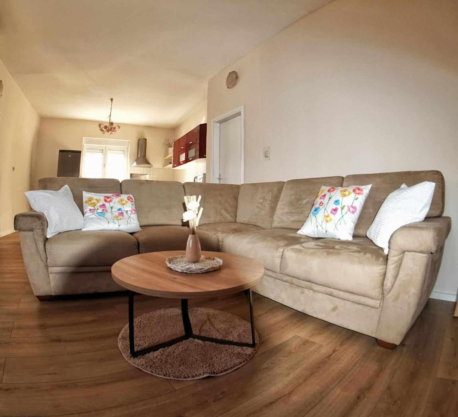 Emma & Toni Apartment Биоград на Мору Екстериор снимка