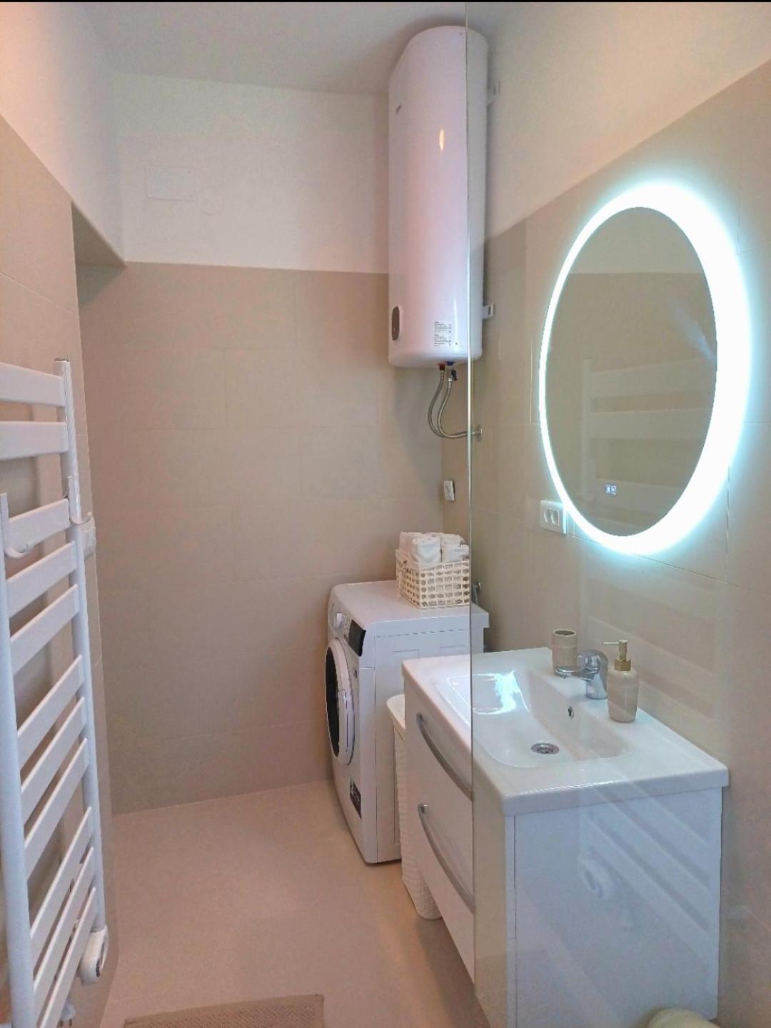 Emma & Toni Apartment Биоград на Мору Екстериор снимка