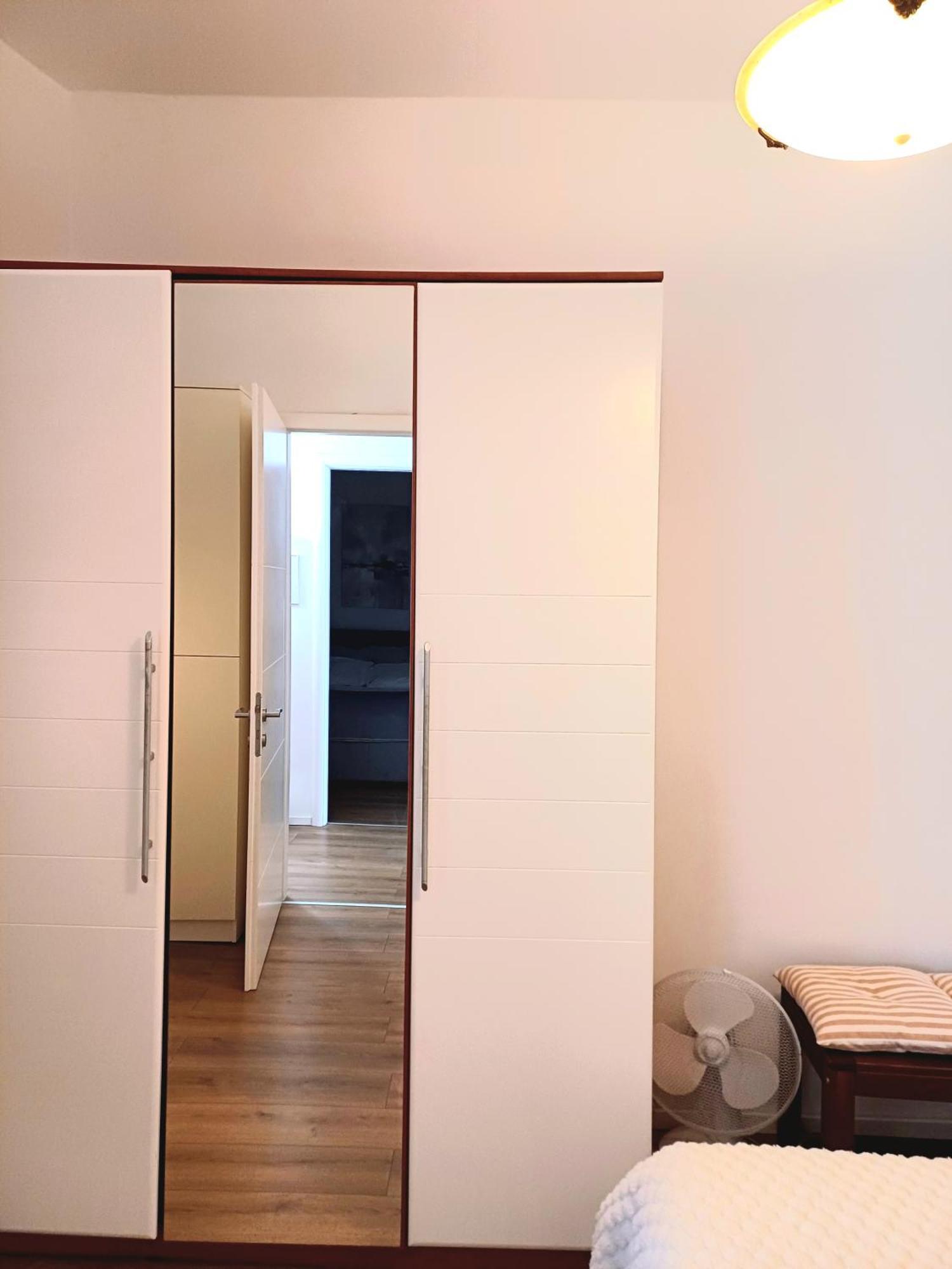 Emma & Toni Apartment Биоград на Мору Екстериор снимка