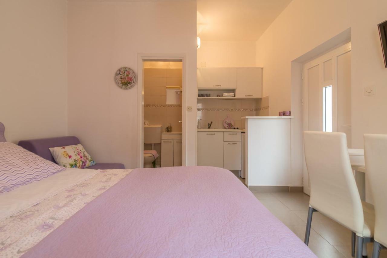 Emma & Toni Apartment Биоград на Мору Стая снимка