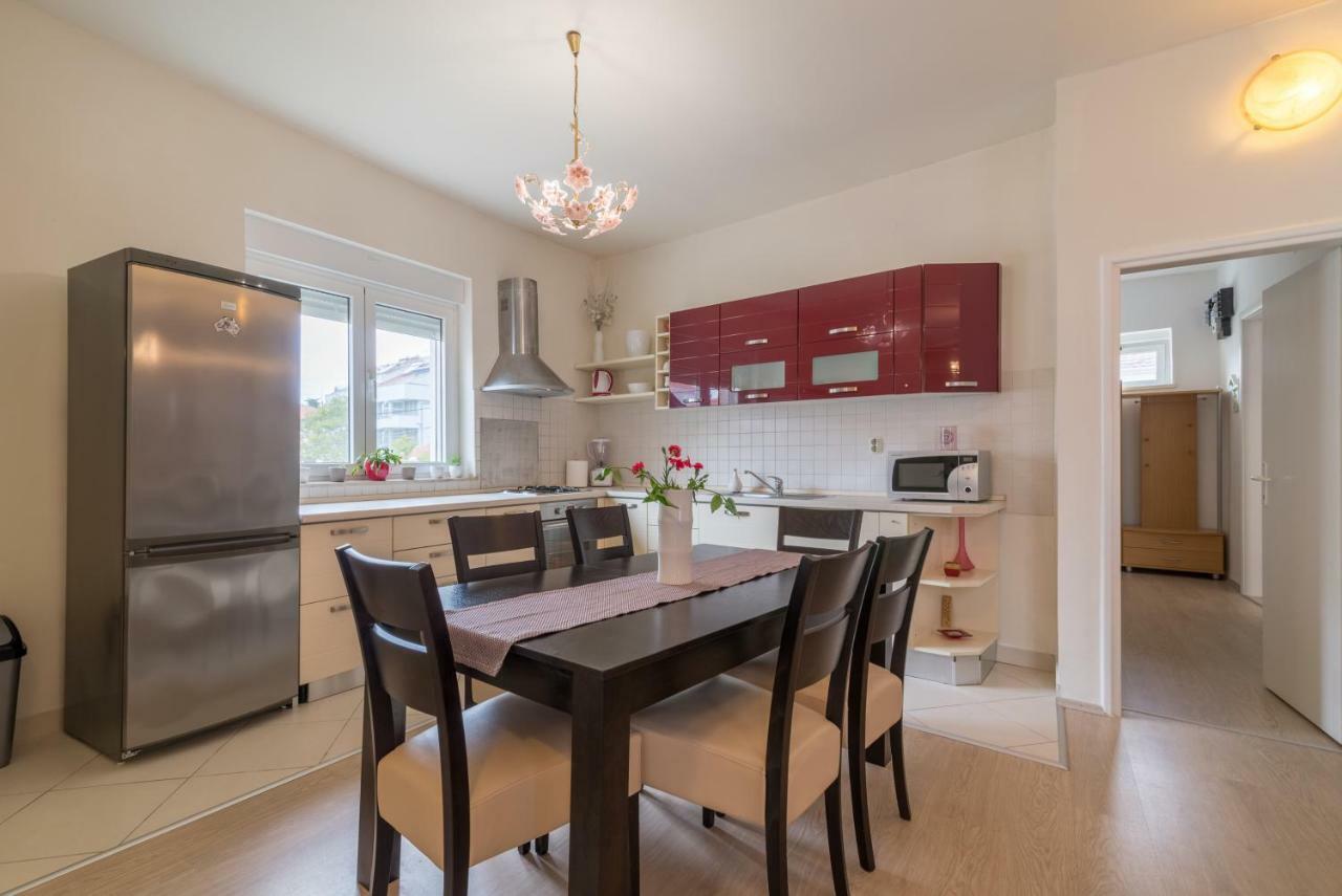 Emma & Toni Apartment Биоград на Мору Екстериор снимка
