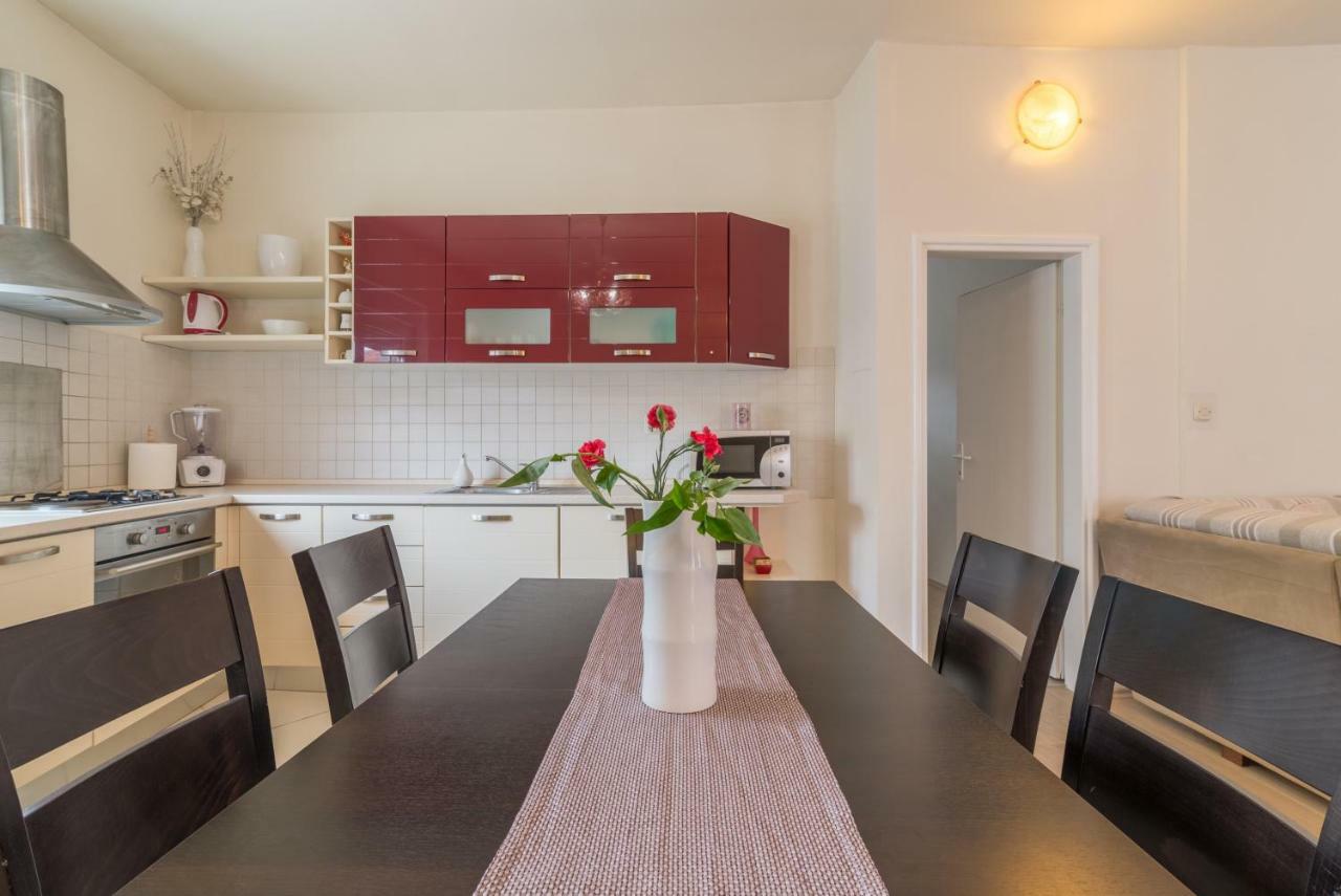 Emma & Toni Apartment Биоград на Мору Екстериор снимка